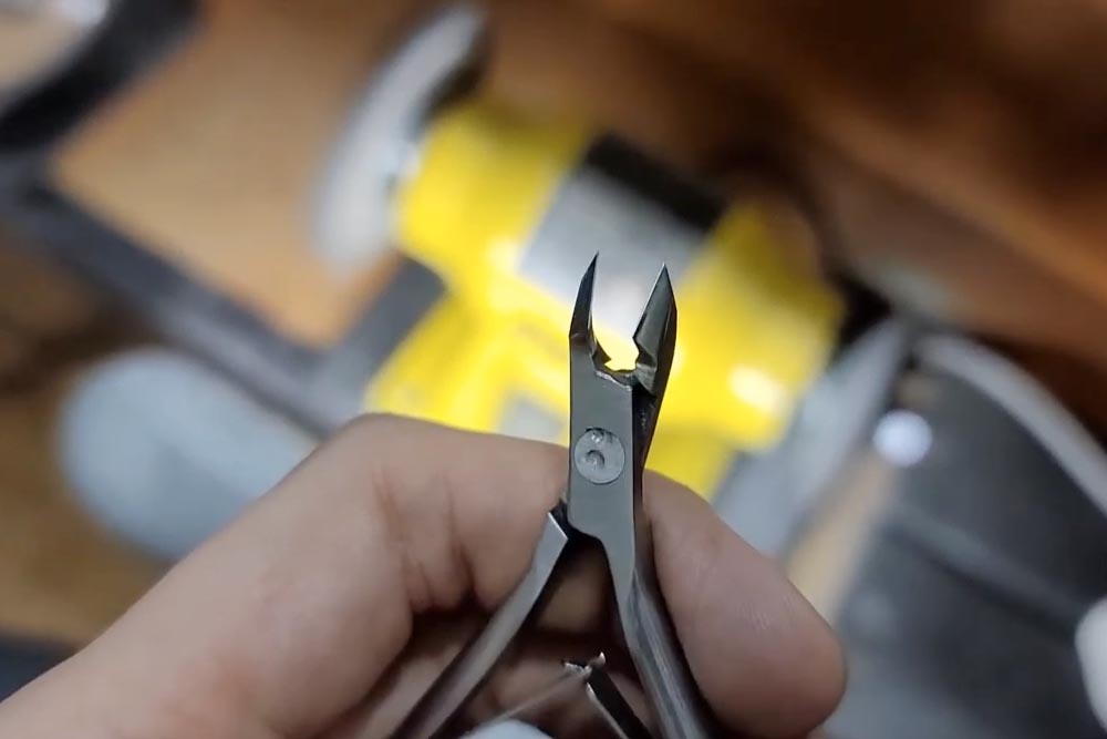 Как в домашних условиях заточить маникюрные ножницы
