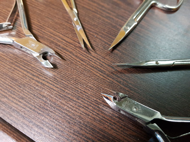Заточка ножниц с помощью алюминиевой фольги